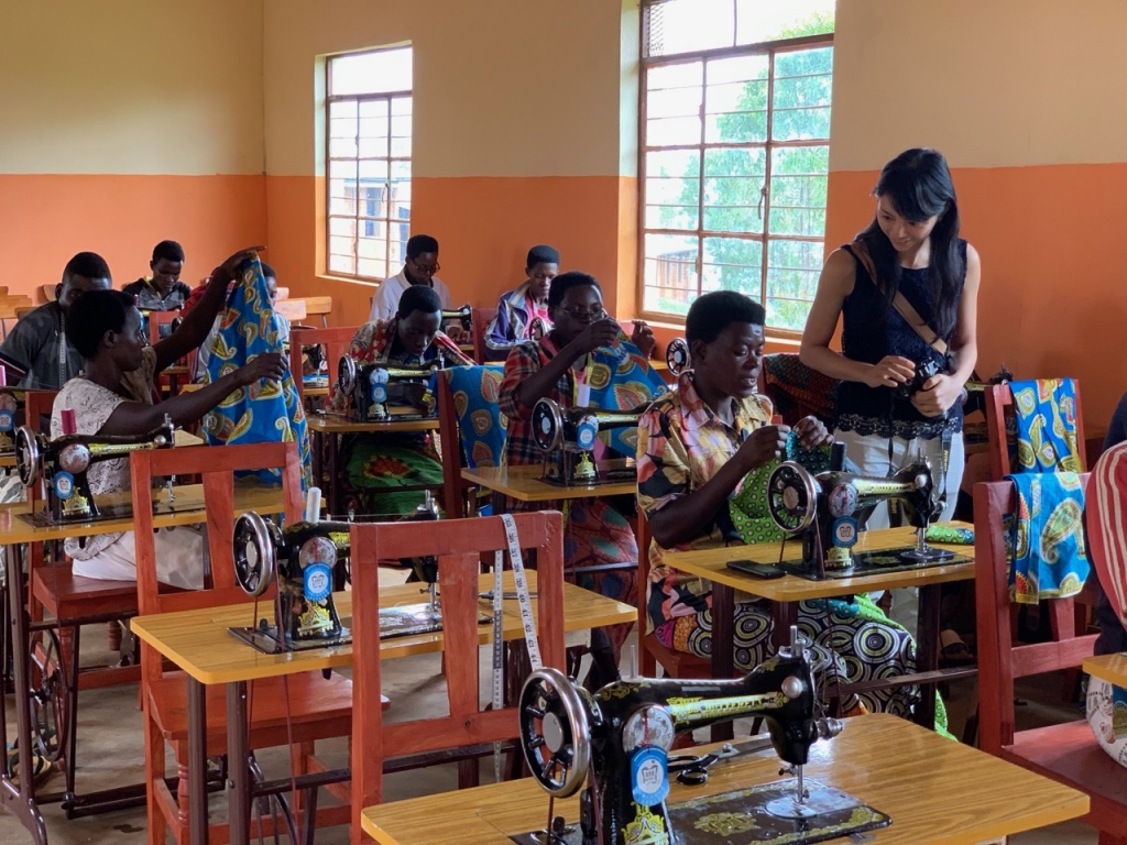 紛争で傷ついた人々のために