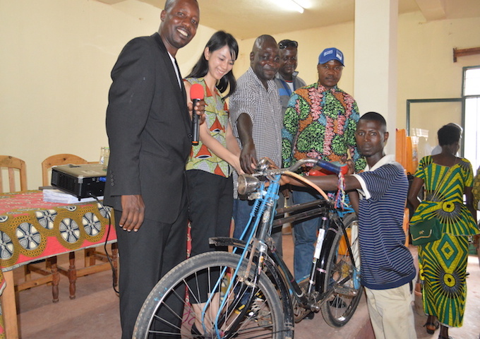 【ブルンジ】帰還民・国内避難民・コミュニティへの方々へのスタートアップキット配布