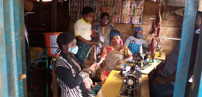 洋裁技術を学んだ女性たちによるマスク生産