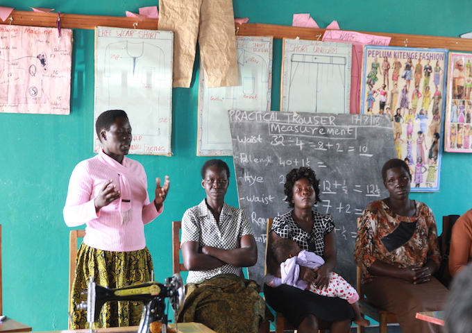 ウガンダスタディツアーを実施