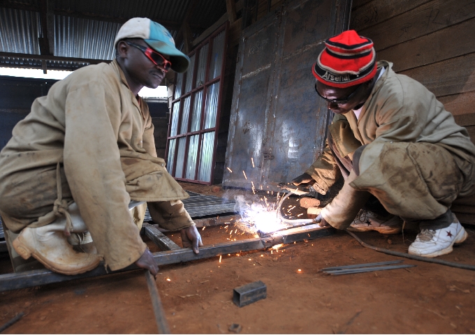 負のスパイラルを断ち切る「仕事」