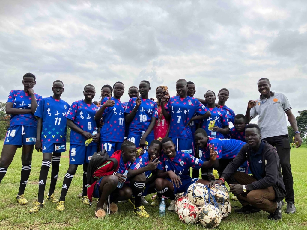 「希望祭り」スタート　男女問わず、サッカーで大盛り上がり