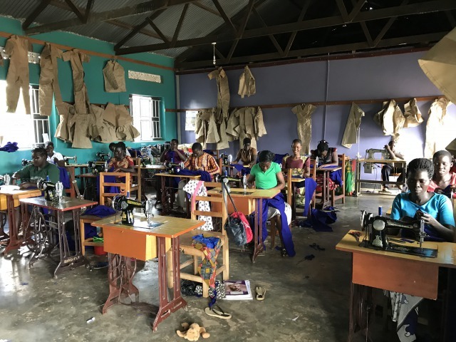 訓練やダンスで社会復帰の道を歩む元子ども兵の方たち