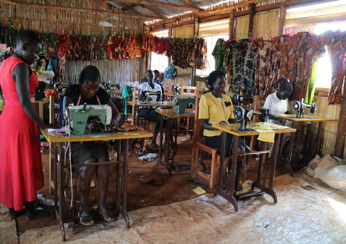 自立を信じ、洋裁を学ぶ。